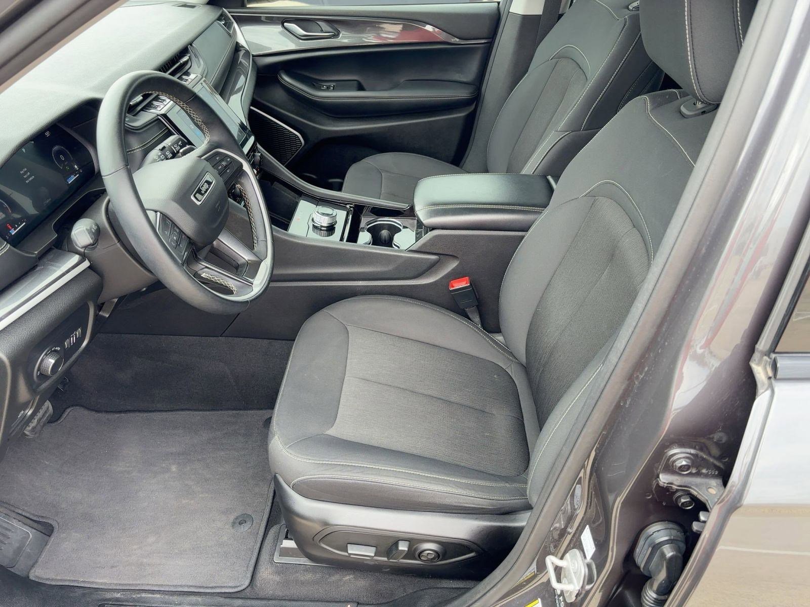 Certified 2022 Jeep Grand Cherokee L Laredo w/ Luxury Tech Group I image 5