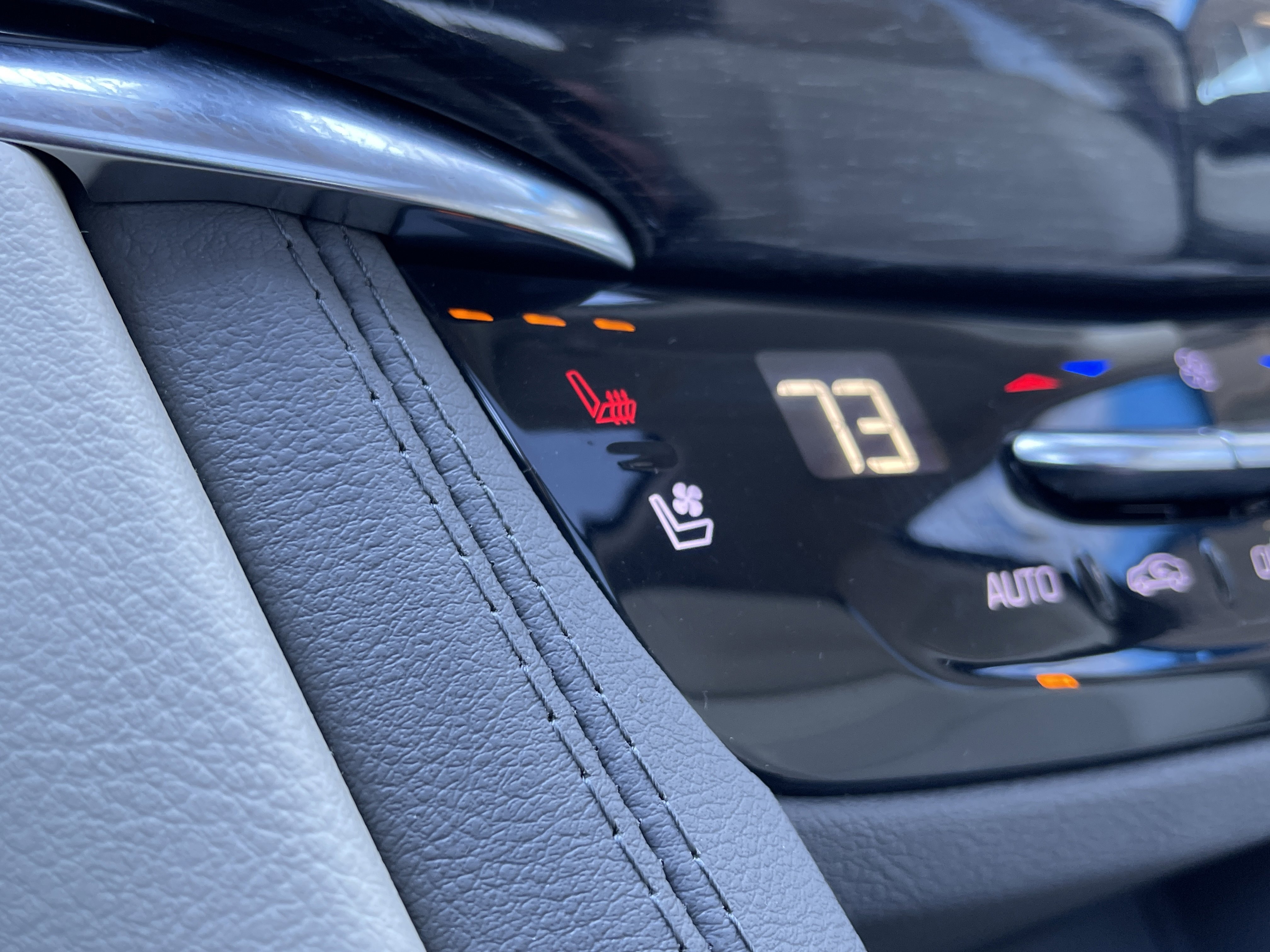 Certified 2023 Cadillac XT6 Premium Luxury w/ Technology Package image 35