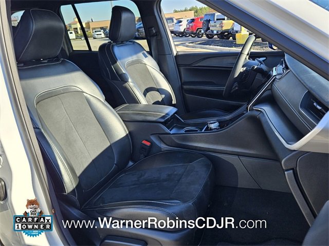 Used 2024 Jeep Grand Cherokee Altitude image 17