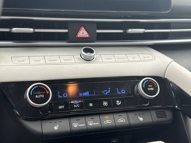 Certified 2024 Hyundai Elantra Limited FWD image 18