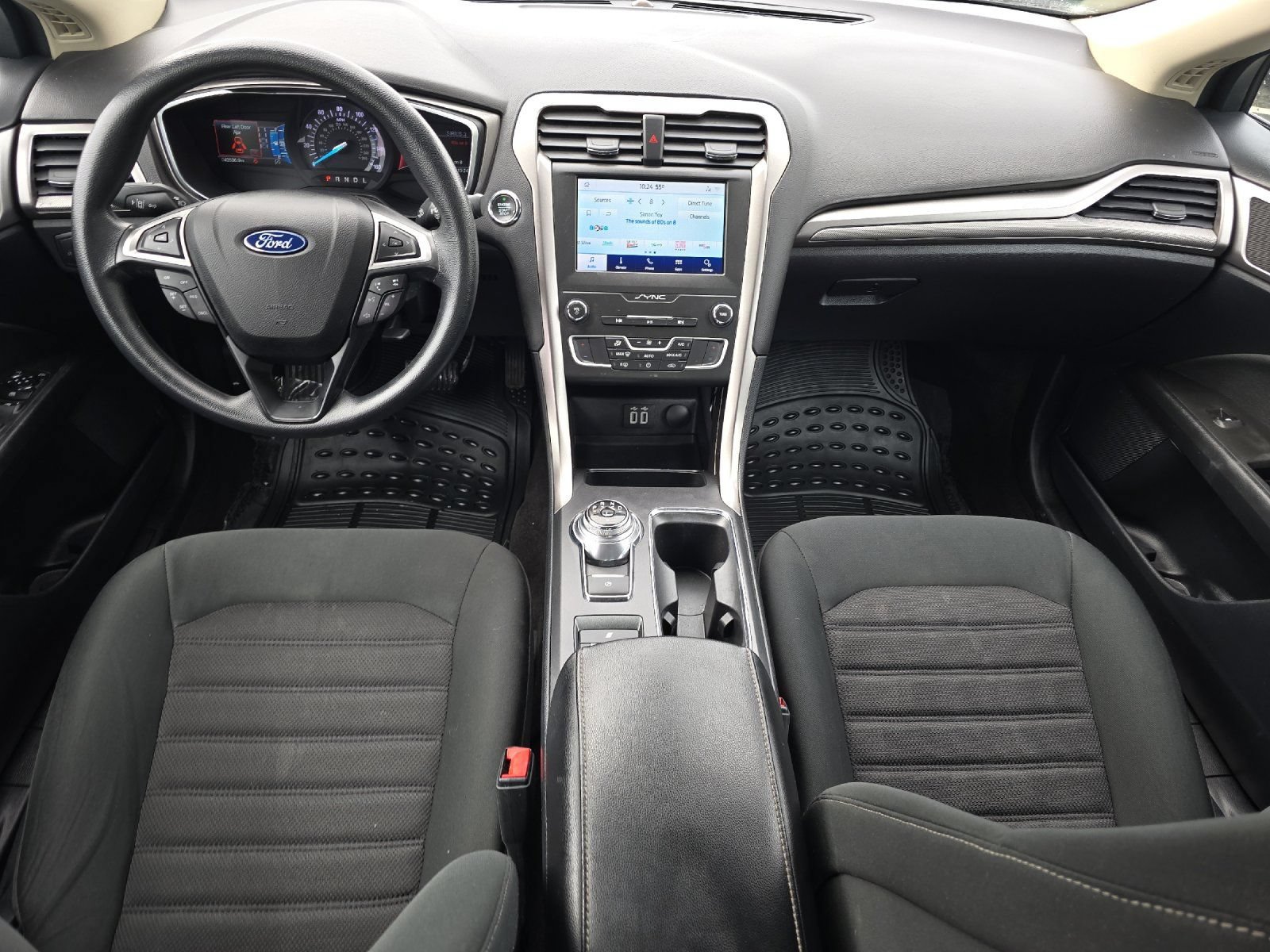 Used 2020 Ford Fusion SE FWD image 15