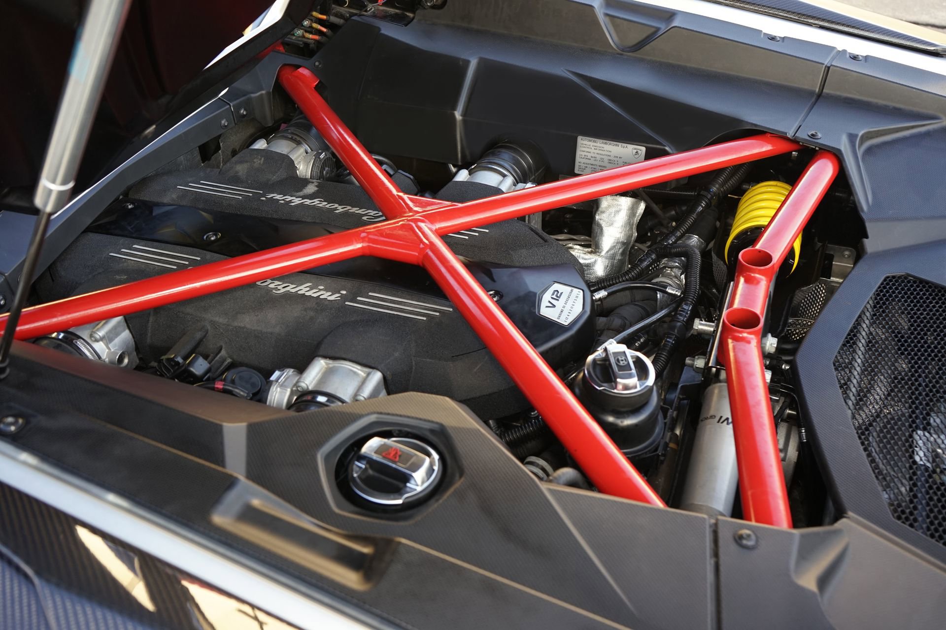 Used 2018 Lamborghini Aventador S image 37