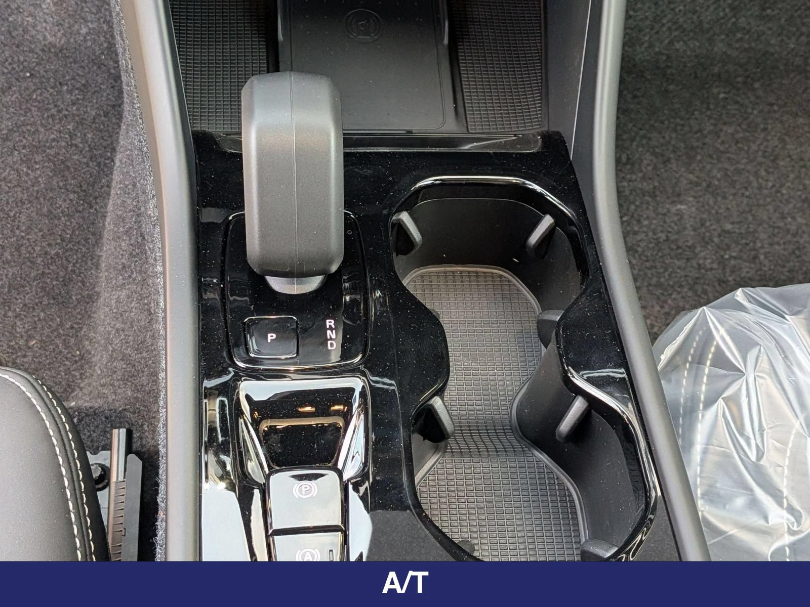 New 2026 Volvo XC40 B5 Ultra w/ Protection Package Premier AWD/4WD image 18