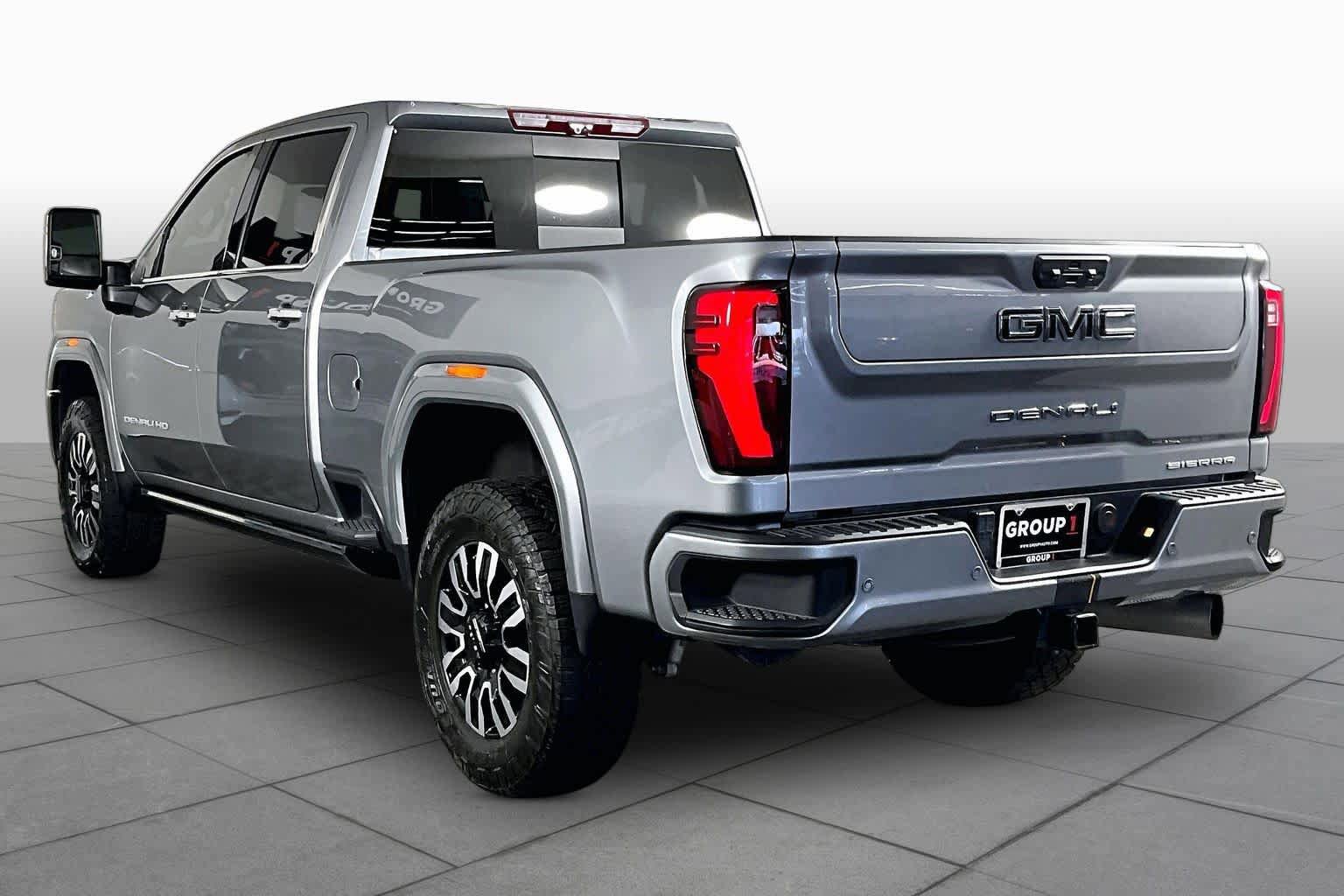 Certified 2025 GMC Sierra 2500 Denali Ultimate w/ Max Trailering Package AWD/4WD image 12