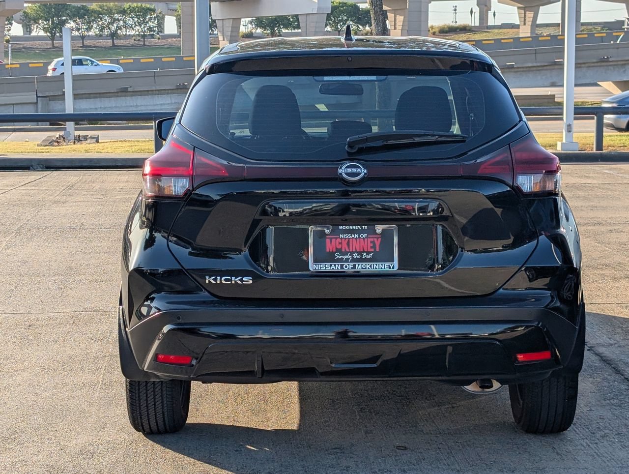 Certified 2025 Nissan Kicks Play S FWD image 5