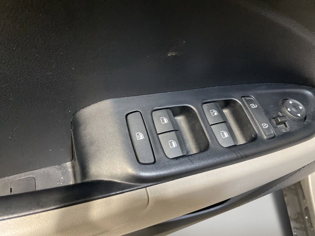 Certified 2023 Hyundai Venue SEL image 17