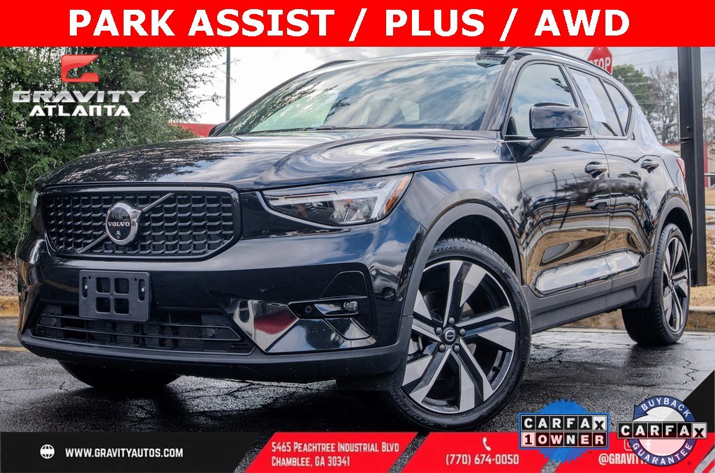 Used 2025 Volvo XC40 B5 Plus image 1