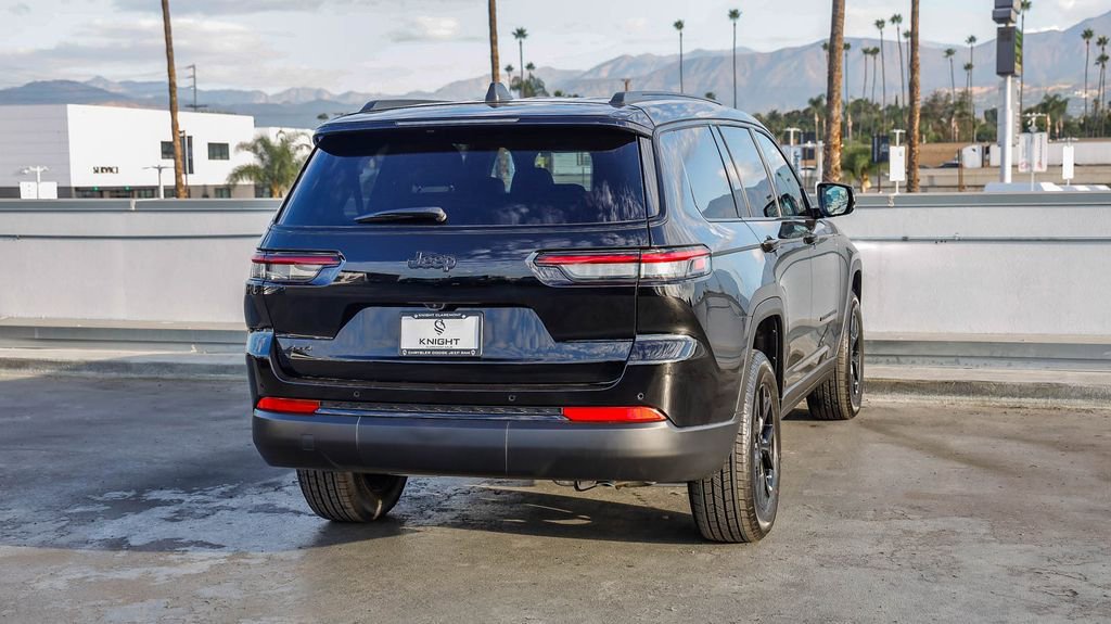 New 2025 Jeep Grand Cherokee L Altitude image 9