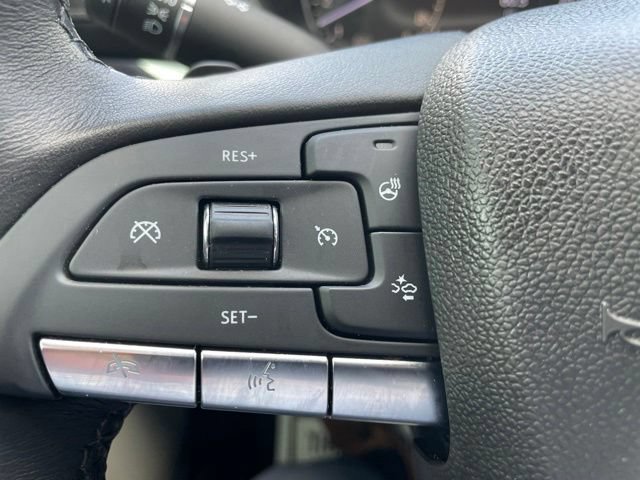 Used 2020 Cadillac XT4 Luxury w/ Cold Weather Package AWD/4WD image 15