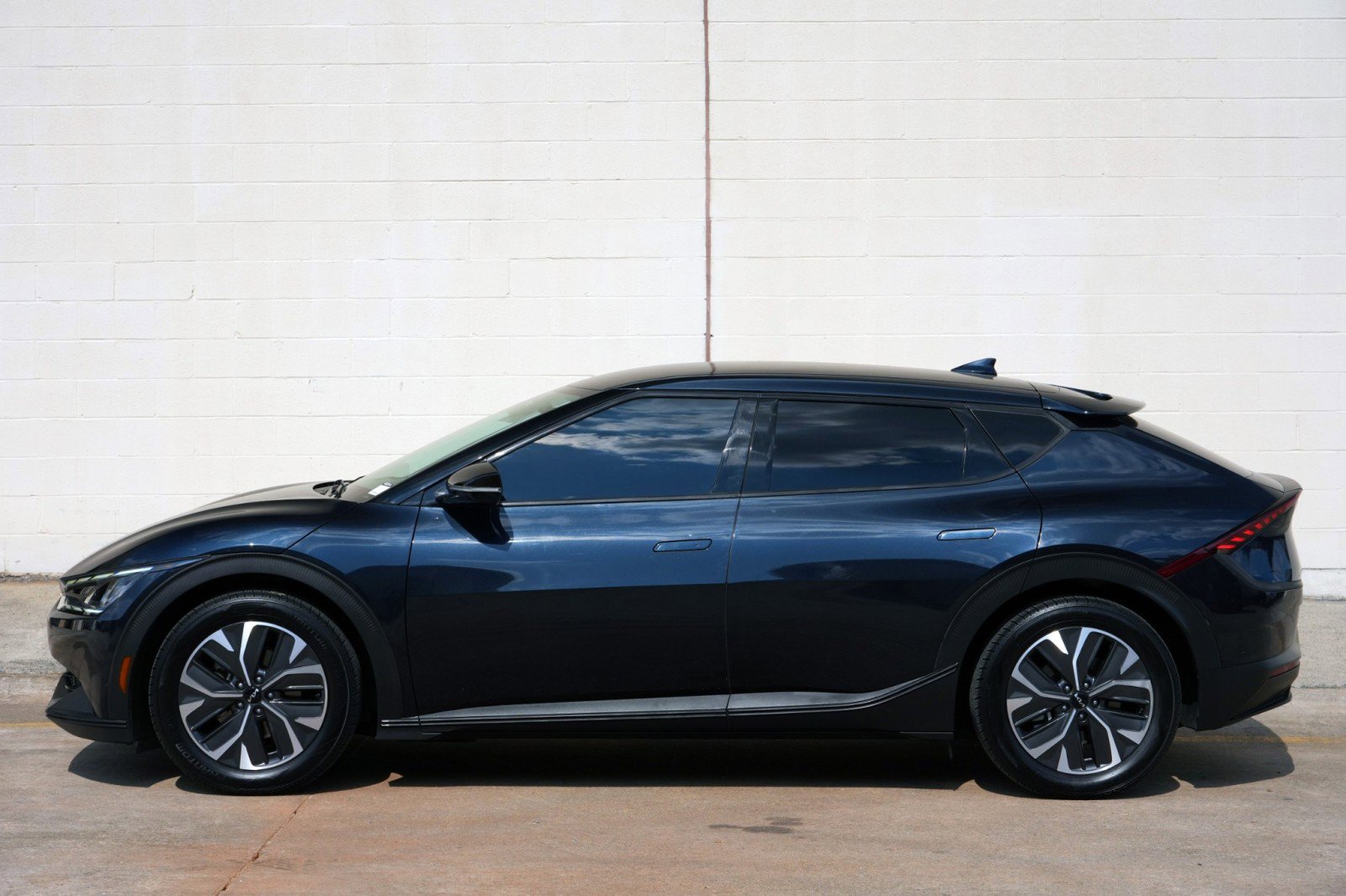 Used 2022 Kia EV6 Light RWD image 47