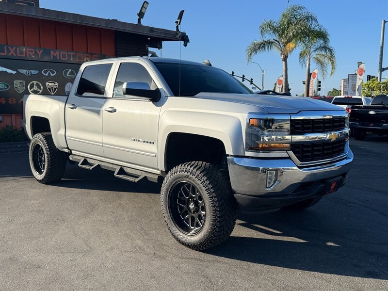 Used 2017 Chevrolet Silverado 1500 LT AWD/4WD image 19
