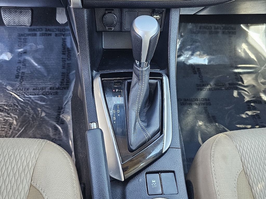 Used 2017 Toyota Corolla LE image 30