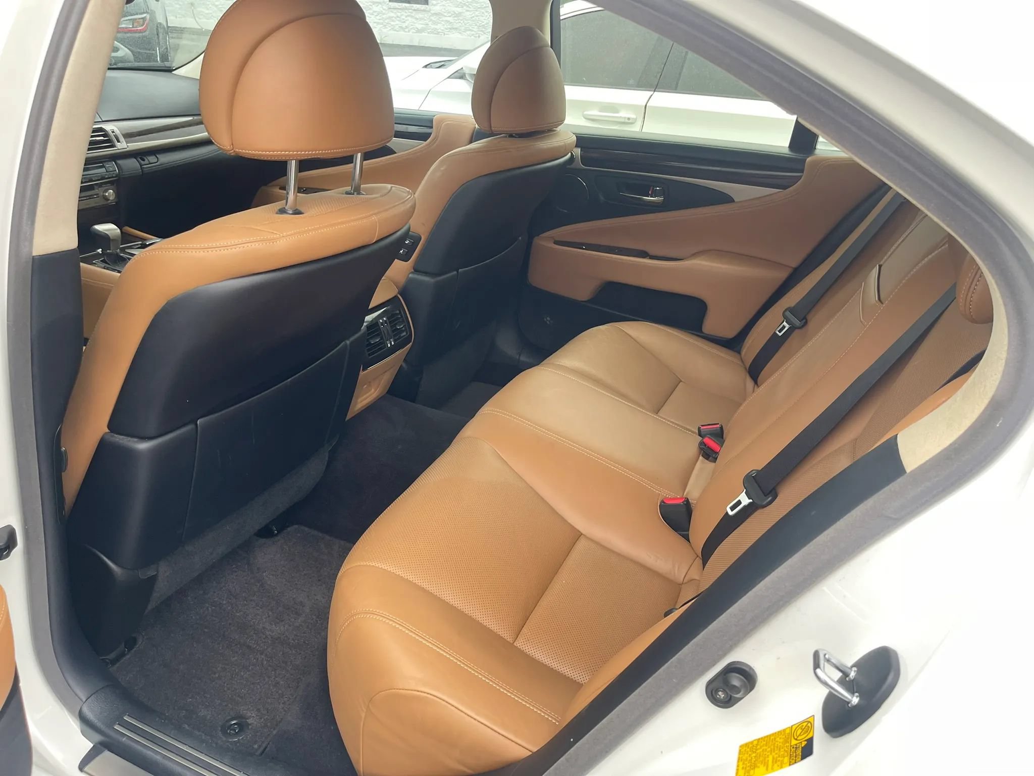 Used 2013 Lexus LS 460 w/ Comfort Pkg RWD image 22