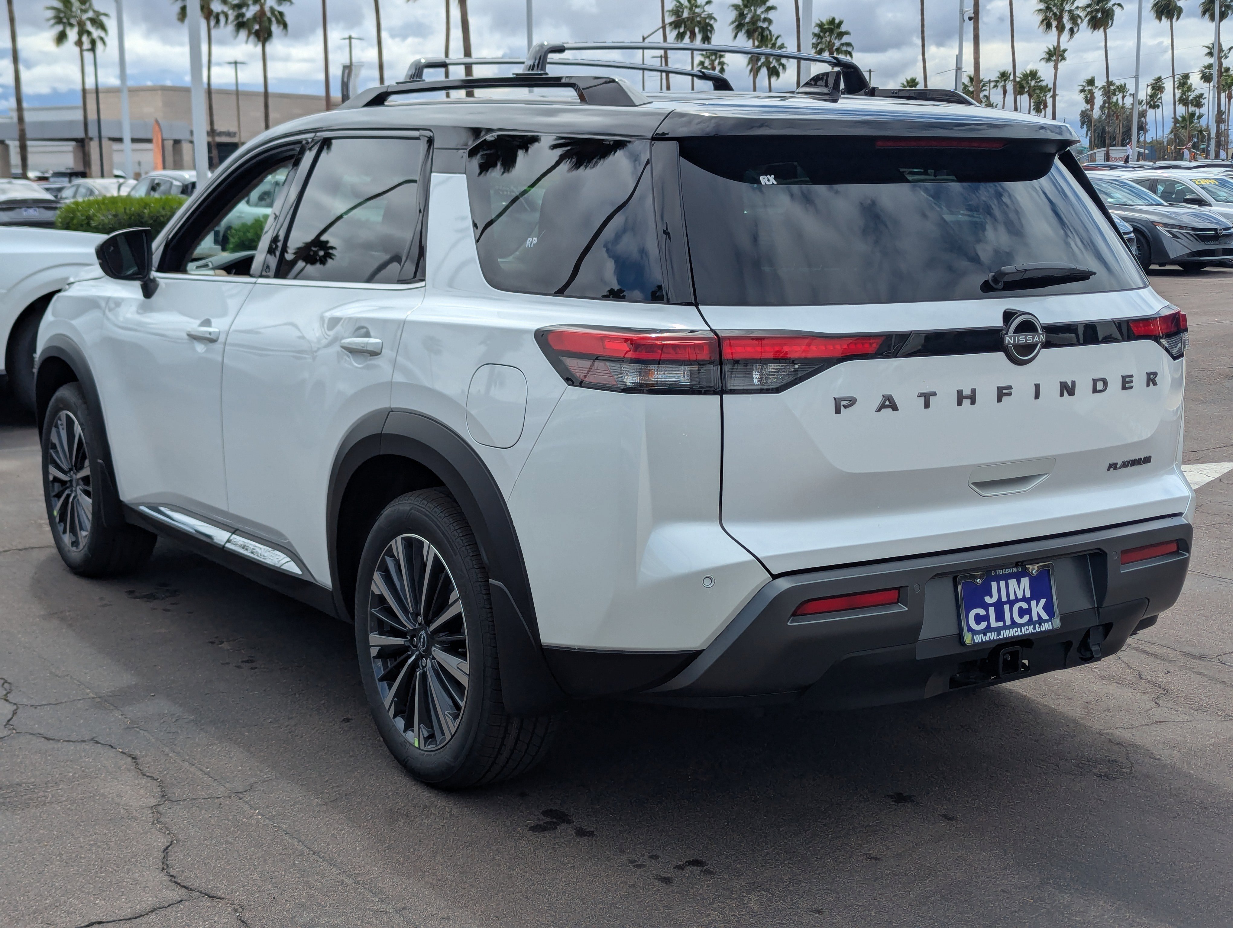 New 2026 Nissan Pathfinder Platinum image 4