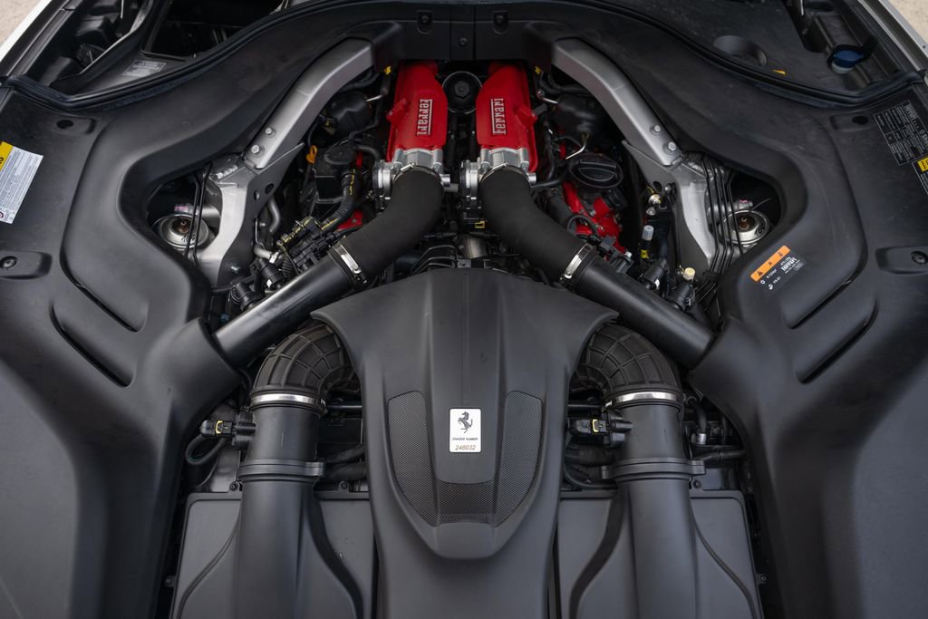 Certified 2019 Ferrari Portofino image 12