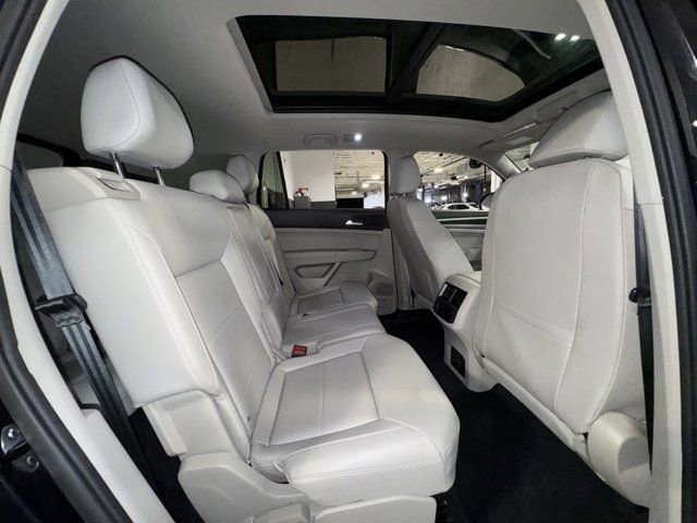 Used 2022 Volkswagen Atlas SE w/ Panoramic Sunroof Package AWD/4WD image 15
