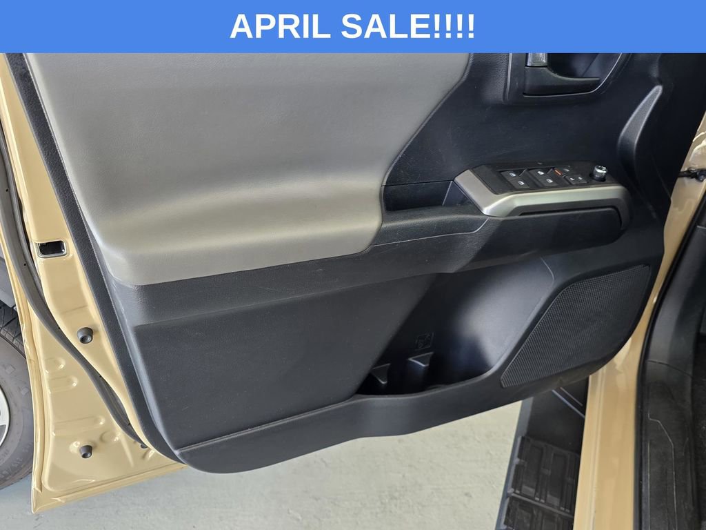 Used 2017 Toyota Tacoma SR5 w/ Tow Package RWD image 29