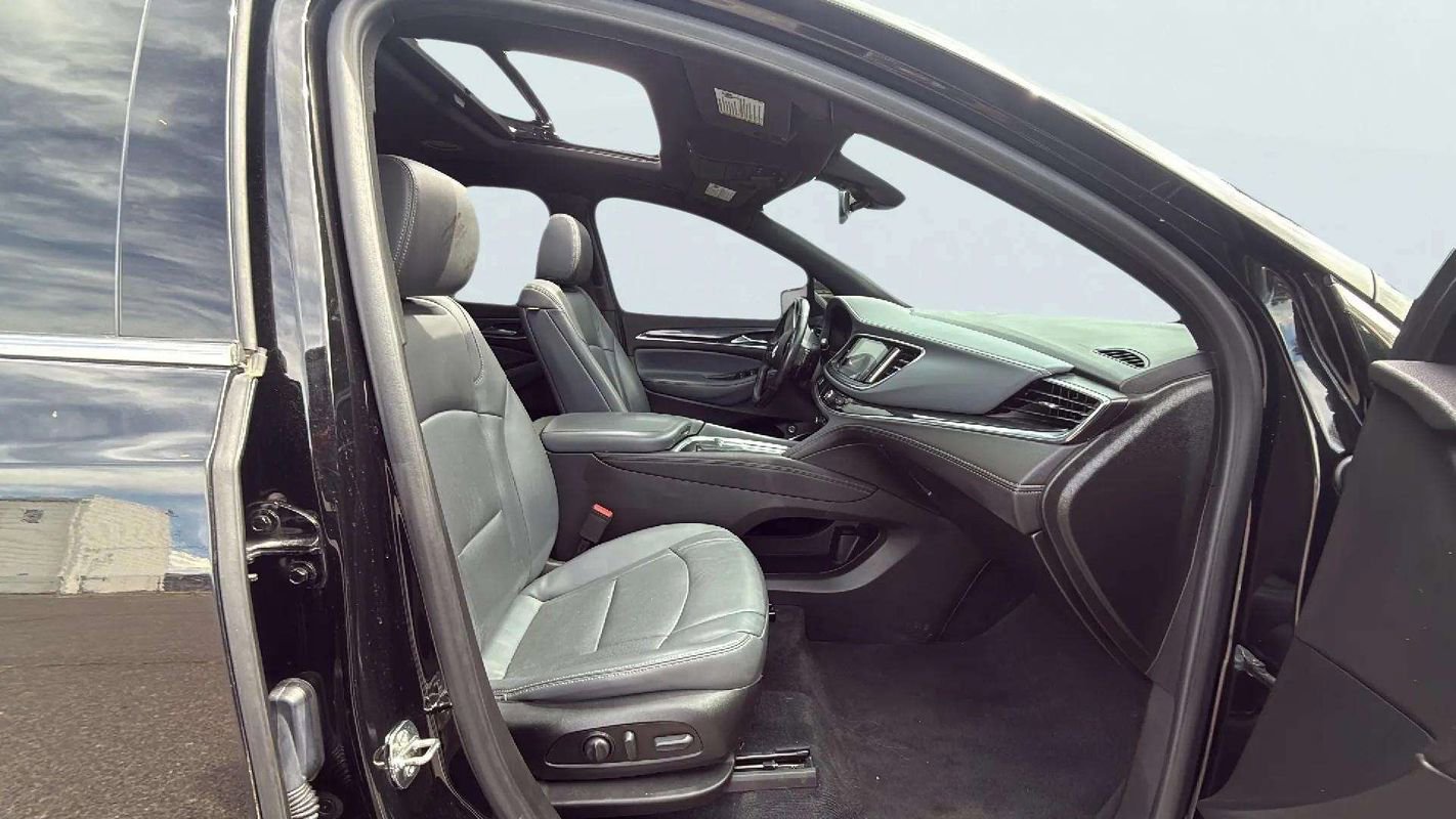 Used 2023 Buick Enclave Essence w/ Experience Buick Package image 18