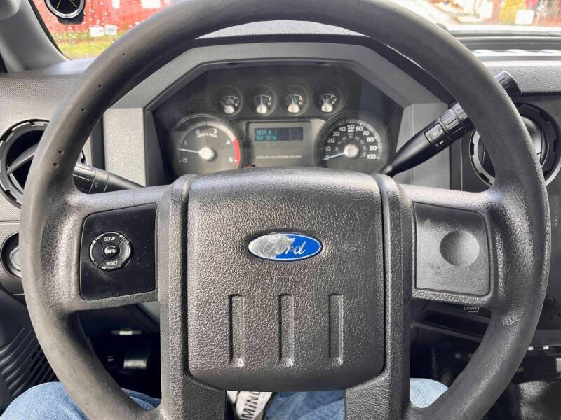 Used 2015 Ford F550 4x4 Crew Cab Super Duty image 12