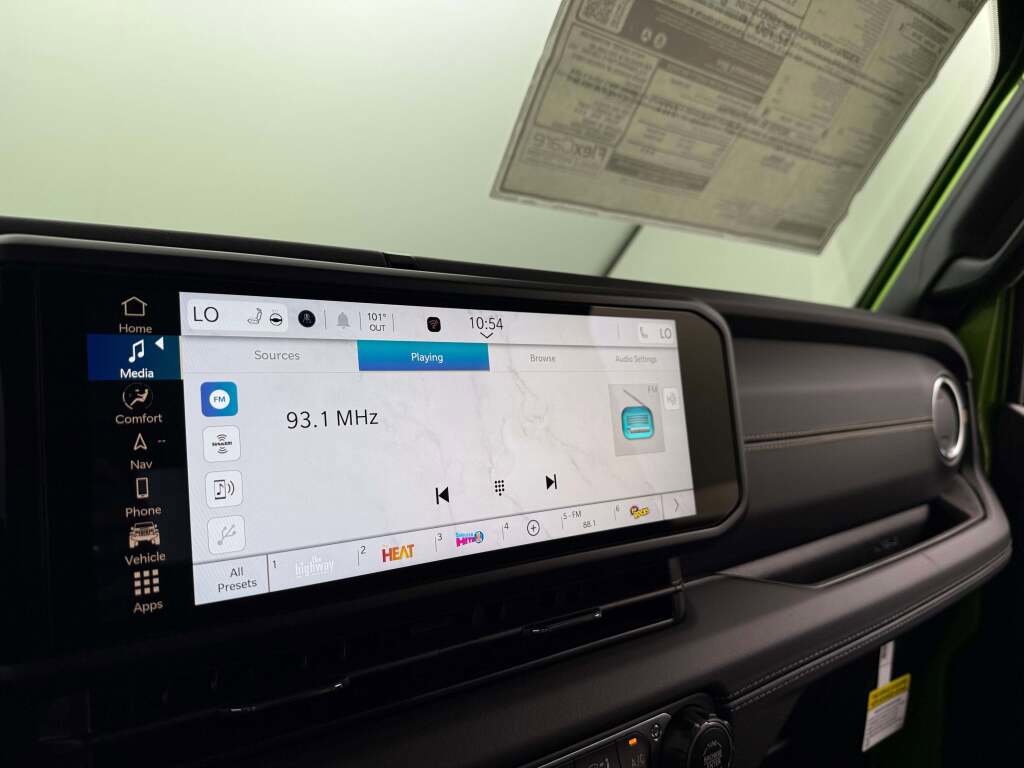 New 2025 Jeep Gladiator Sport image 29