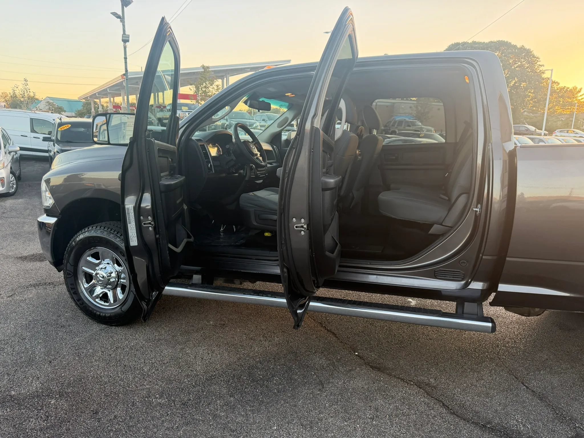 Used 2016 RAM 2500 Tradesman w/ Chrome Appearance Group AWD/4WD image 11
