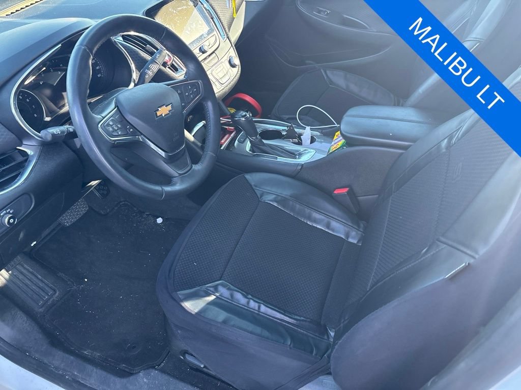 Used 2018 Chevrolet Malibu LT w/ Driver Confidence Package FWD image 5