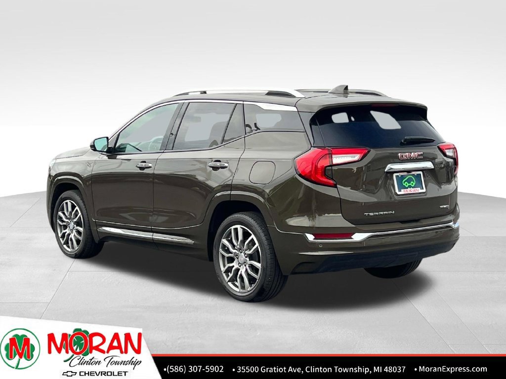 Certified 2023 GMC Terrain Denali w/ Denali Premium Package AWD/4WD image 4
