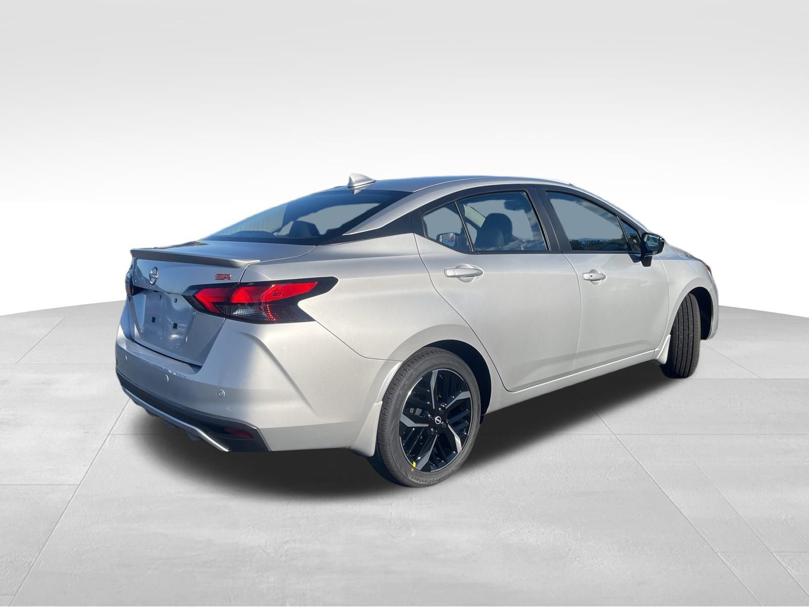 New 2025 Nissan Versa SR w/ Trunk Package image 9