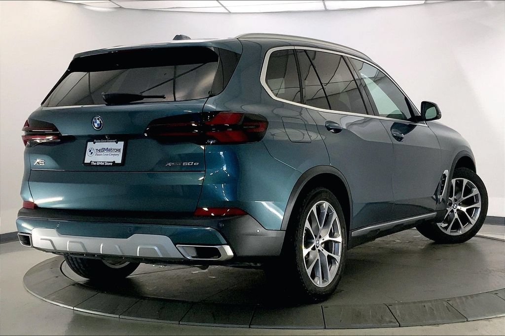Certified 2026 BMW X5 xDrive50e w/ Climate Comfort Package AWD/4WD image 12