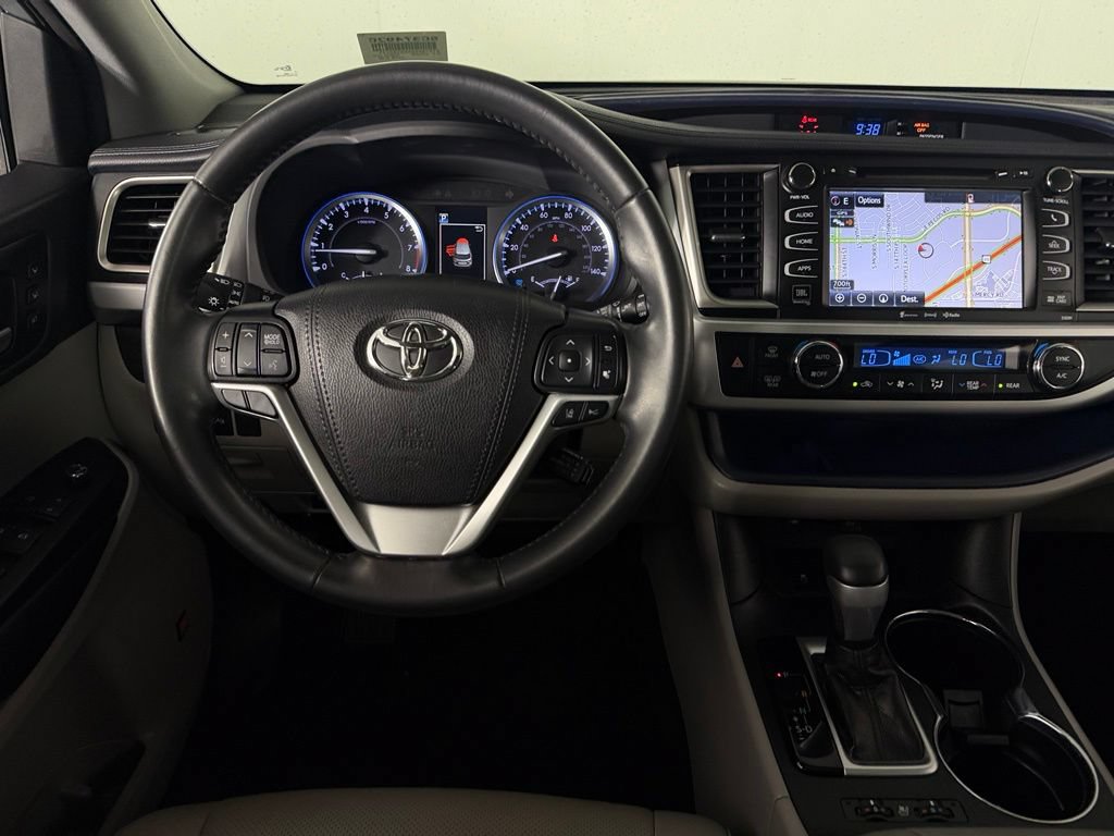 Used 2019 Toyota Highlander Limited FWD image 13