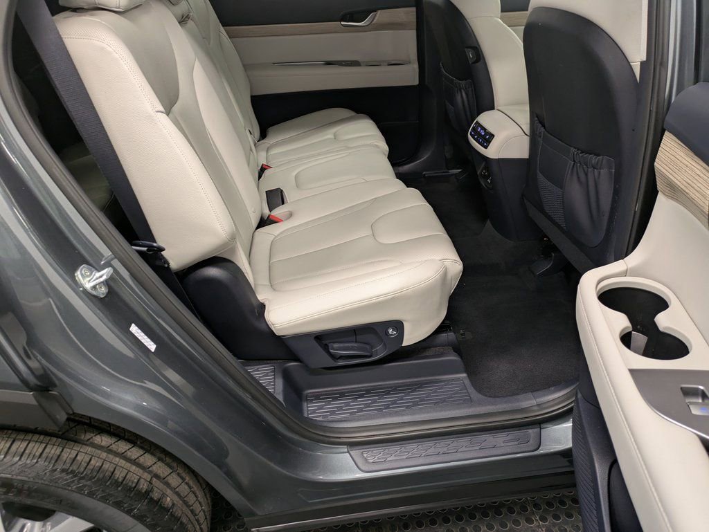 Used 2022 Hyundai Palisade SEL w/ 8P Bench Seat Package AWD/4WD image 26