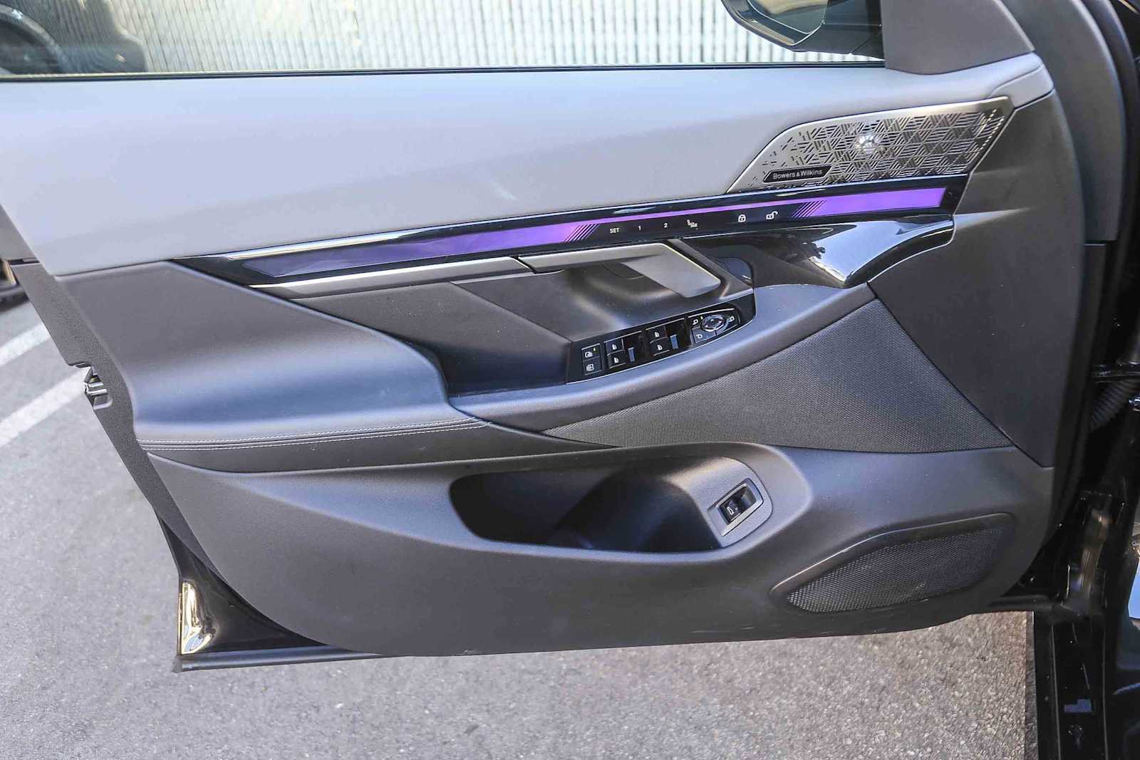 Used 2025 BMW i5 M60 w/ Premium Package image 17