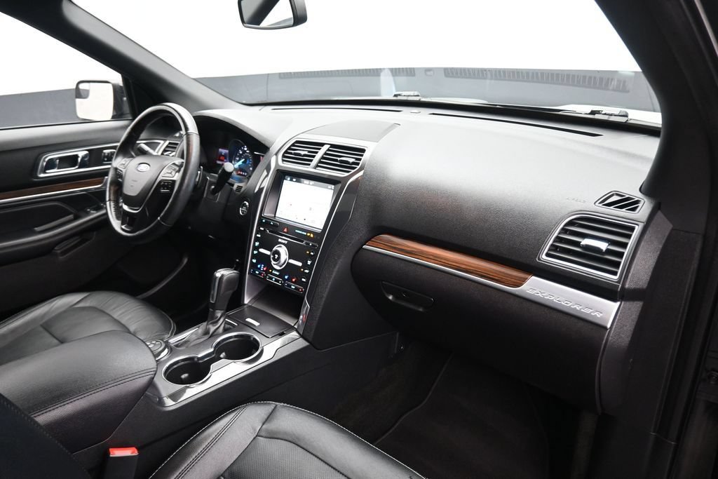 Used 2017 Ford Explorer Limited AWD/4WD image 56