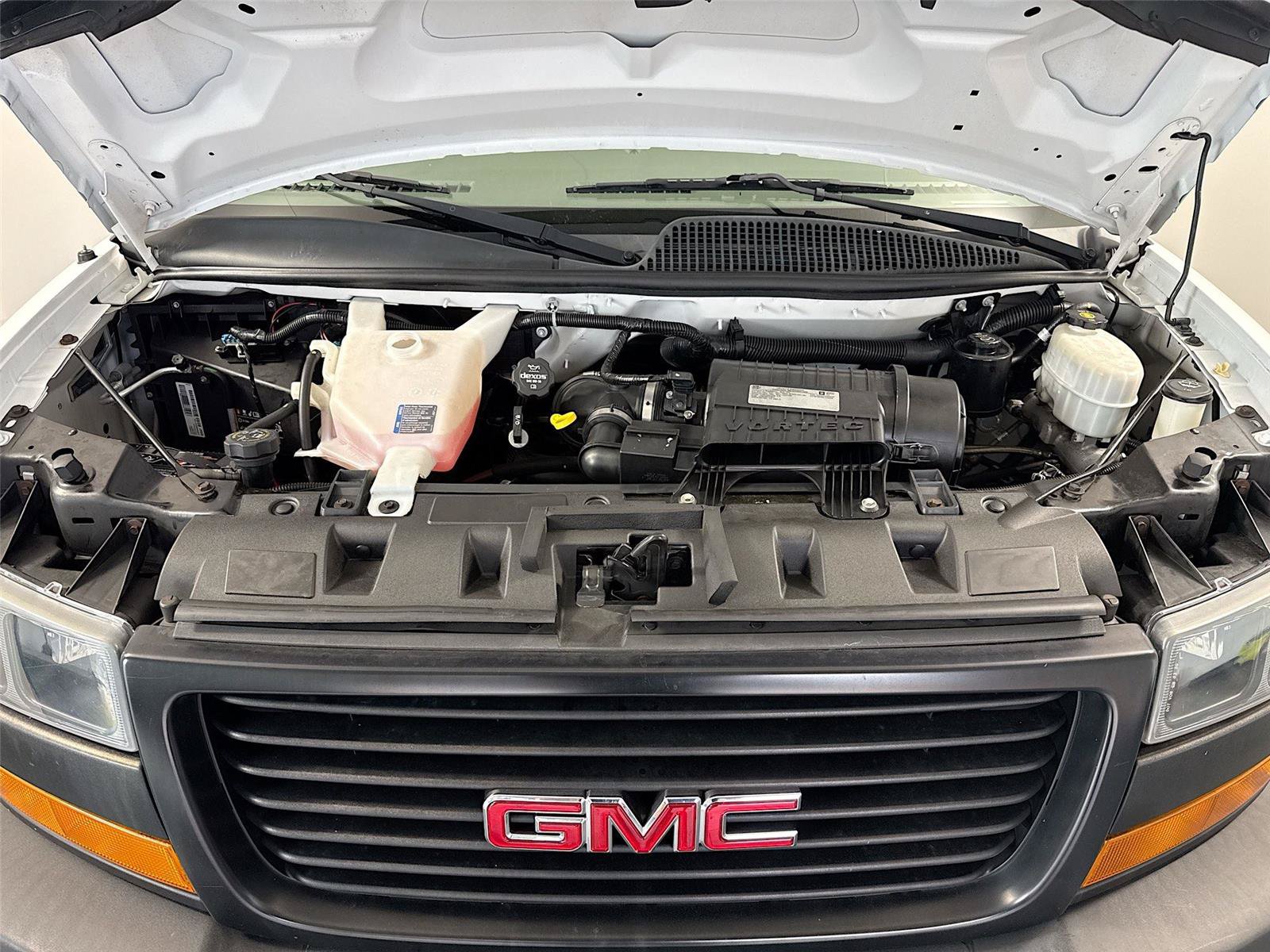 Used 2020 GMC Savana 2500 Extended w/ Enhanced Convenience Package RWD image 11