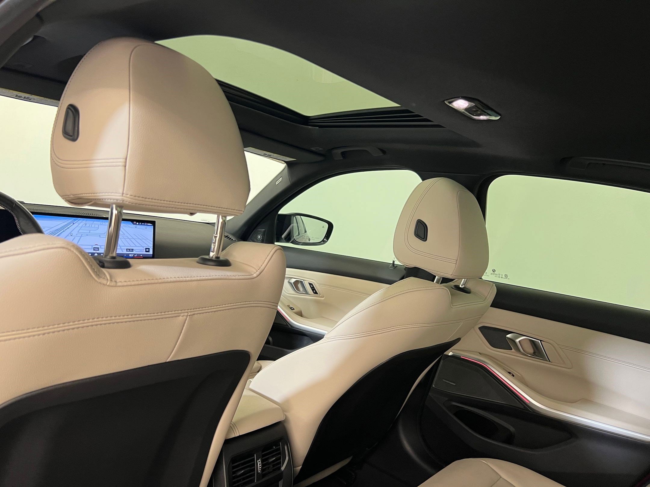 Used 2025 BMW M340i xDrive w/ Premium Package image 33