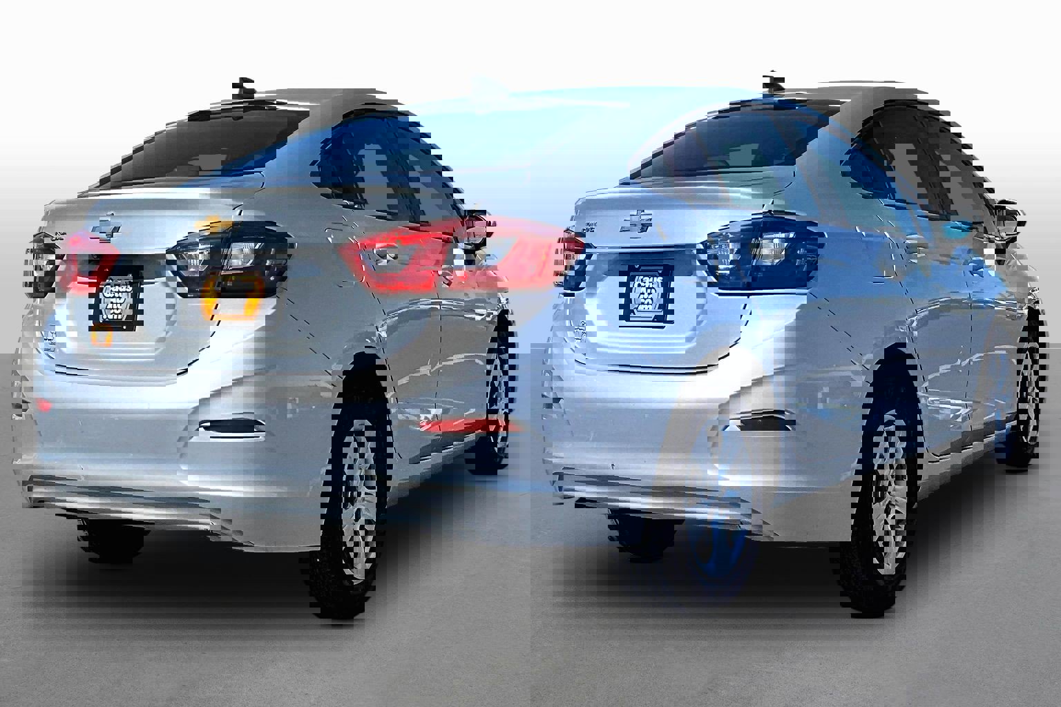 Used 2018 Chevrolet Cruze LS image 2