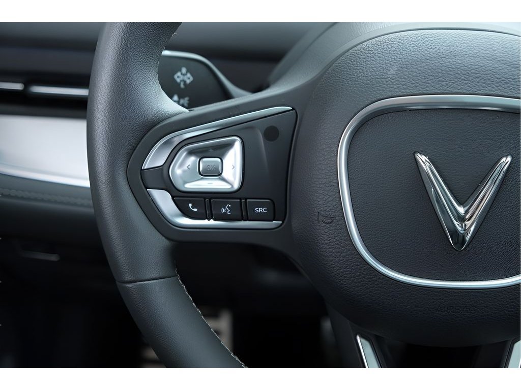 Used 2024 VinFast VF 9 Plus AWD/4WD image 11
