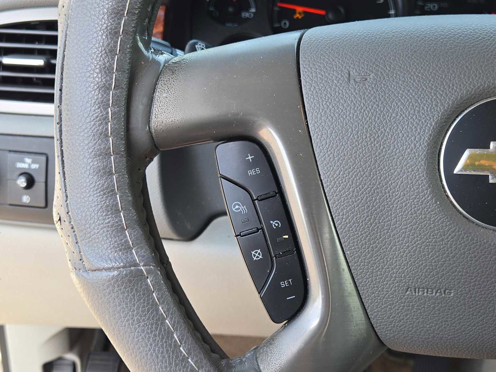 Used 2014 Chevrolet Tahoe LTZ RWD image 23