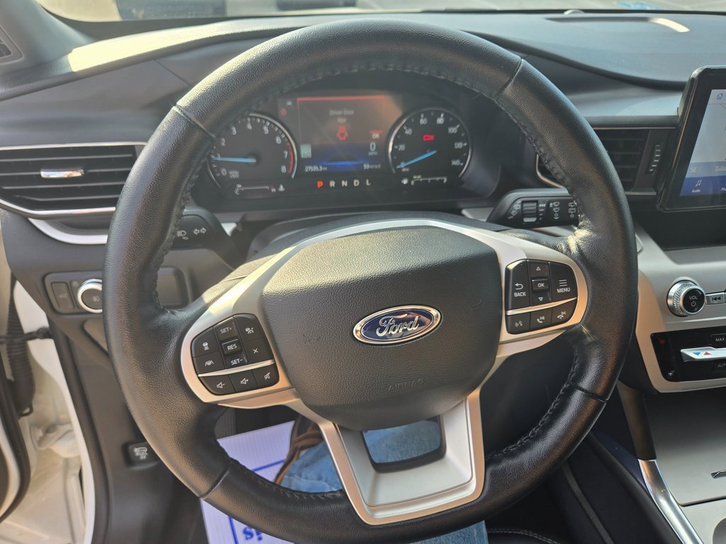 Used 2022 Ford Explorer XLT w/ Equipment Group 202A image 12