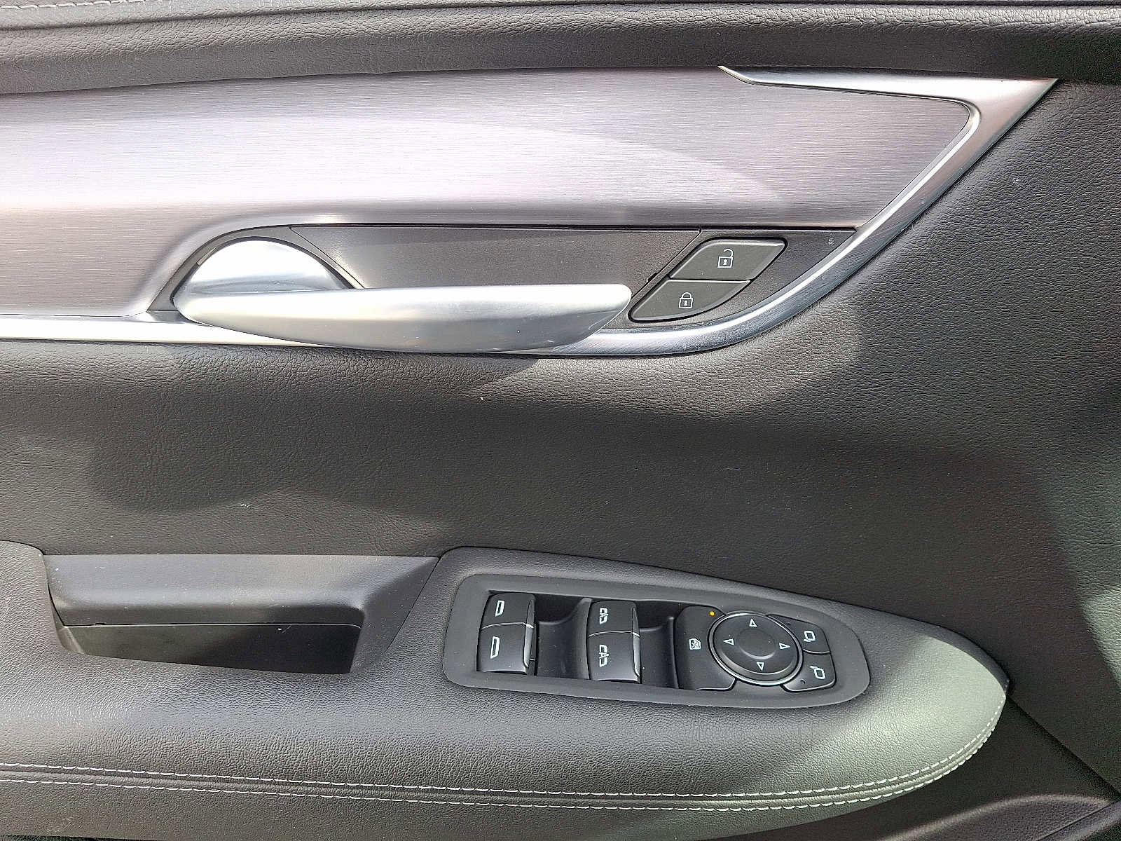 Used 2025 Cadillac XT5 Luxury image 13