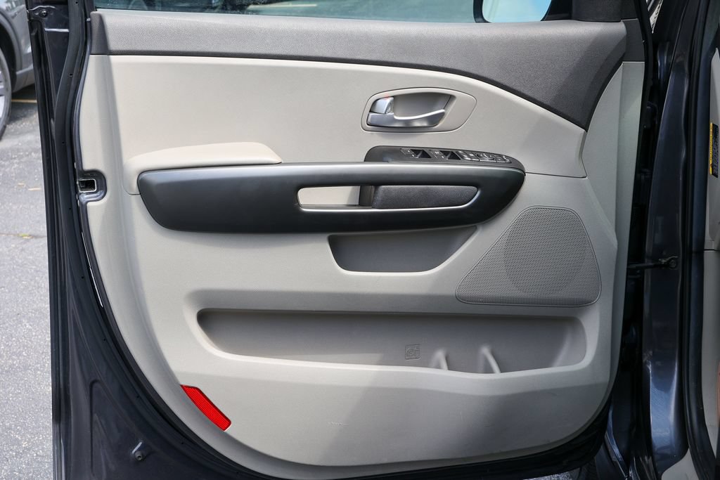 Used 2016 Kia Sedona LX w/ LX Essentials Premium Package FWD image 4
