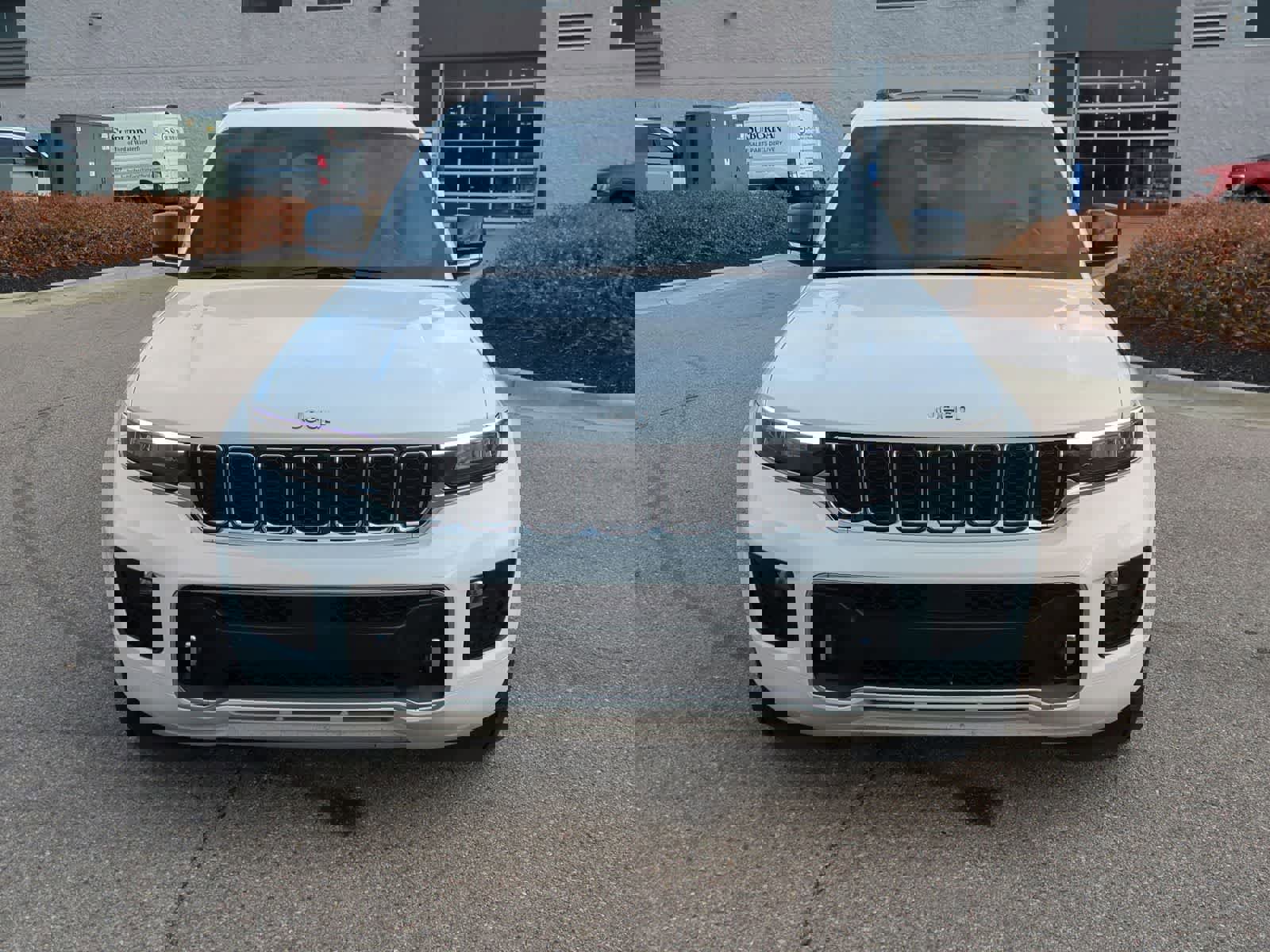 Used 2022 Jeep Grand Cherokee Overland image 3