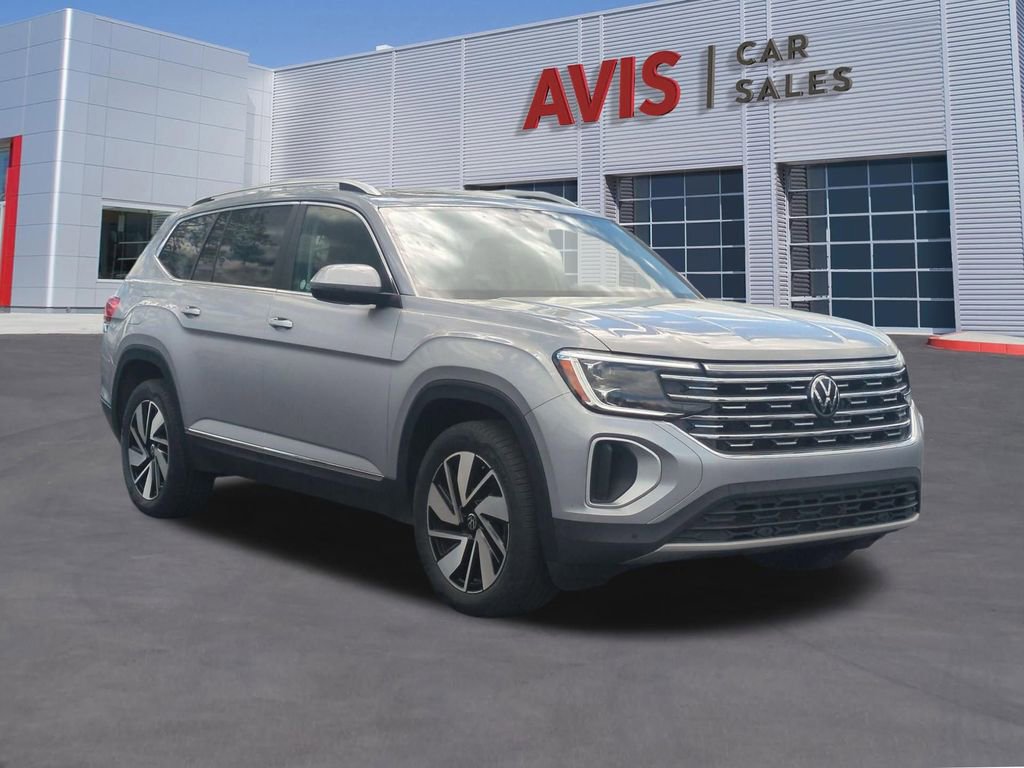 Used 2025 Volkswagen Atlas SEL AWD/4WD image 3