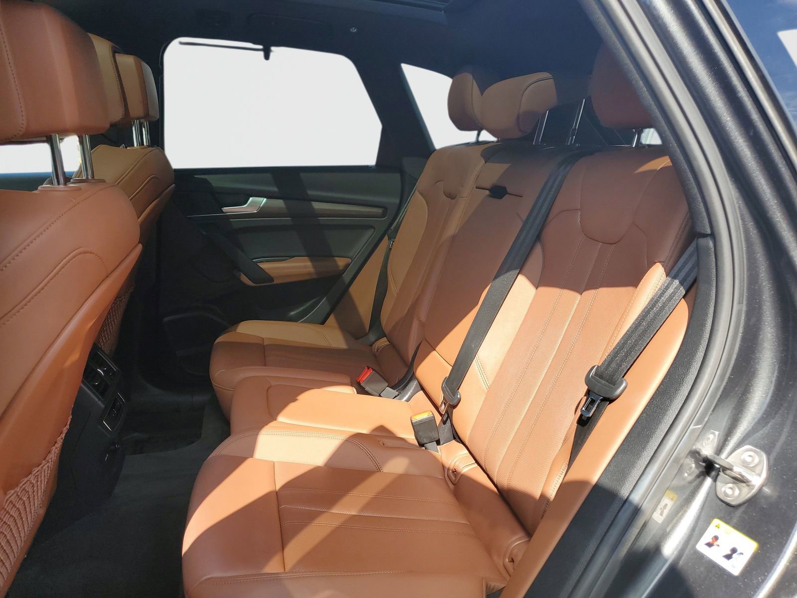 Used 2025 Audi Q5 e Premium Plus w/ Premium Plus Package image 14