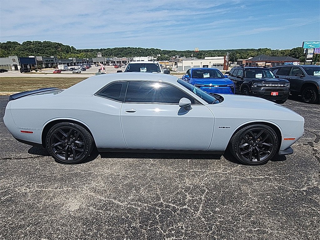 Used 2022 Dodge Challenger R/T w/ Blacktop Package image 9