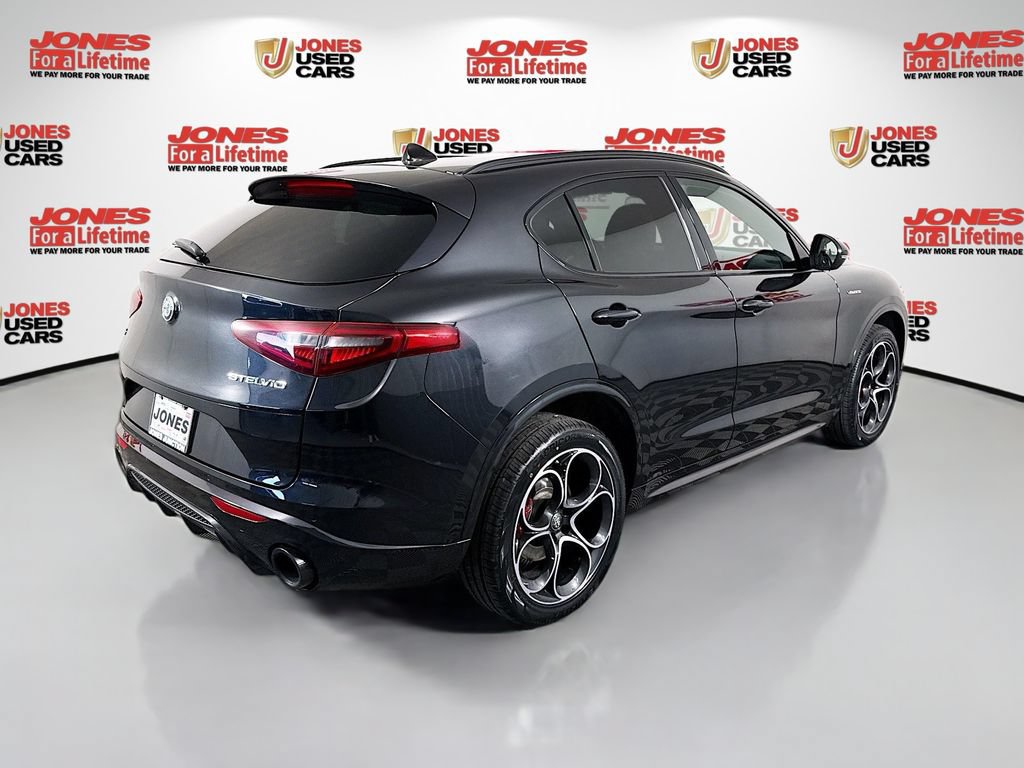Used 2023 Alfa Romeo Stelvio Veloce AWD/4WD image 17