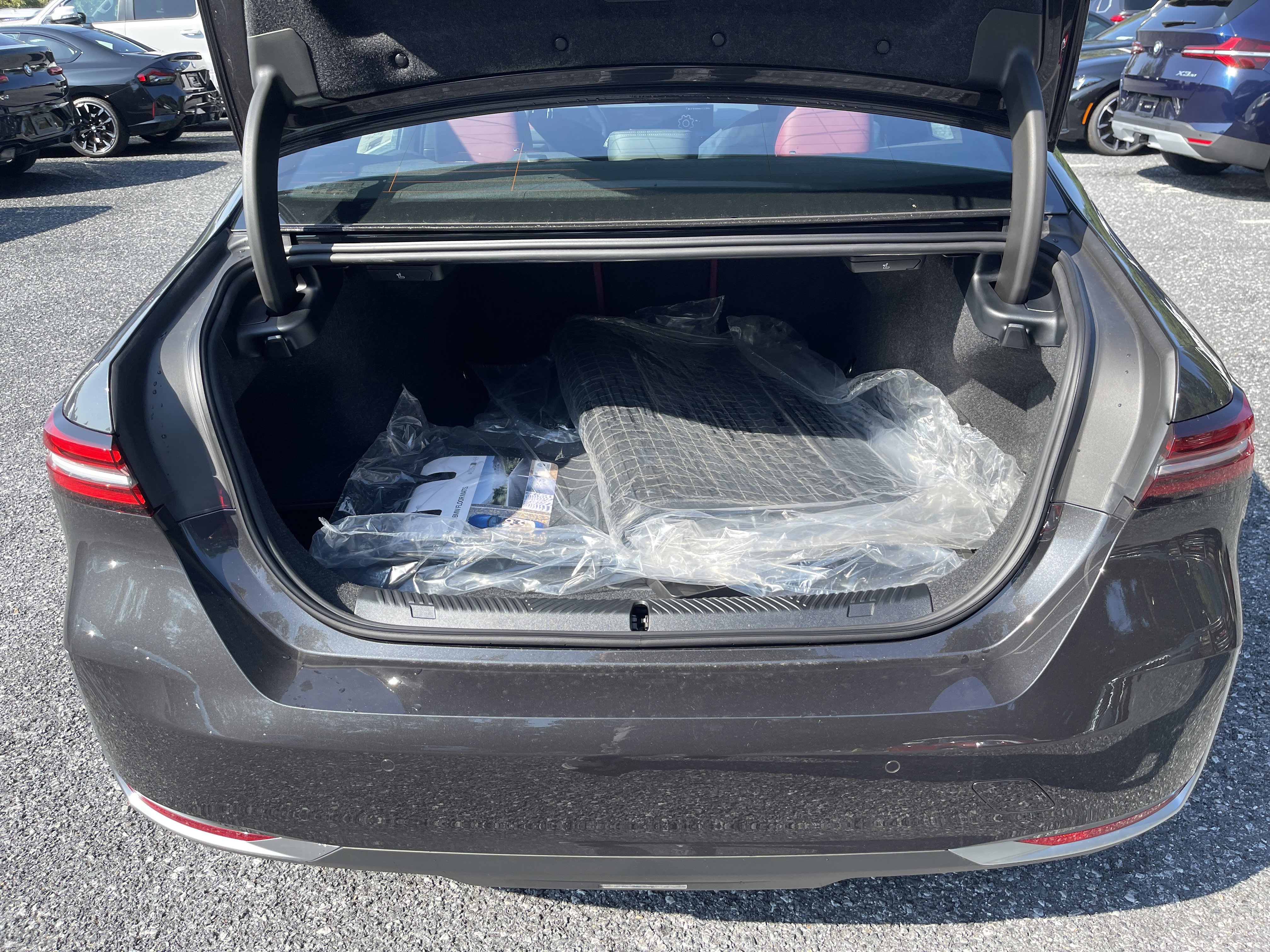 New 2026 BMW i5 eDrive40 image 5