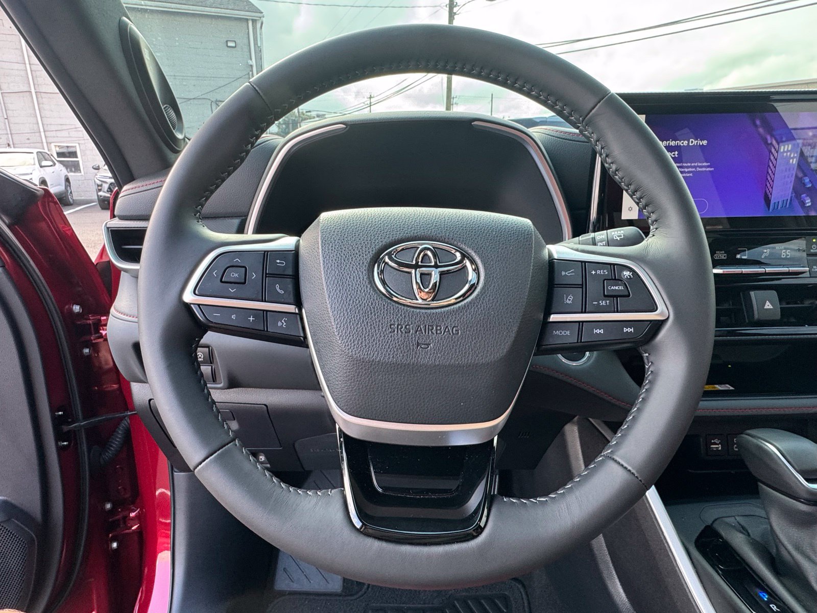 Used 2024 Toyota Highlander XSE AWD/4WD image 18