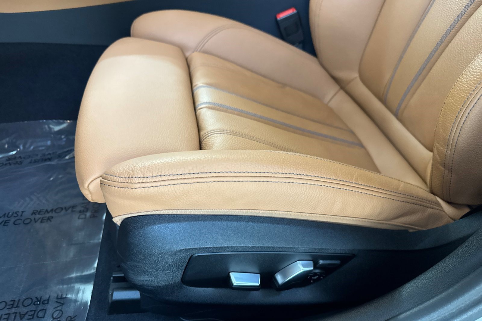 Certified 2023 BMW 530e w/ M Sport Package RWD image 14