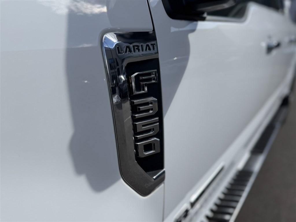 Used 2022 Ford F350 Lariat w/ Lariat Ultimate Package AWD/4WD image 11